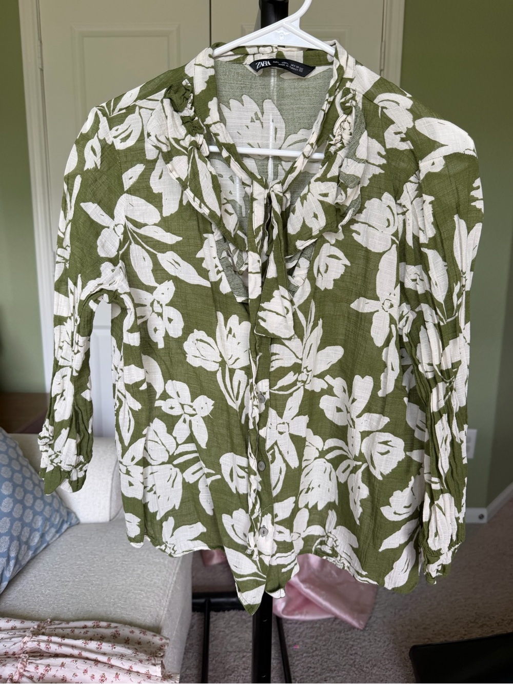 Zara Green and White Floral Tie-Neck Blouse